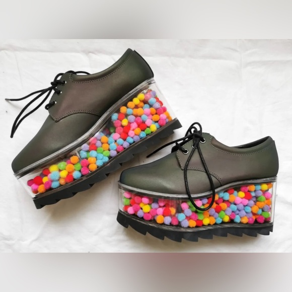 RARE! Limited edition Reflective YRU Qloud shoes. New/never worn. - Picture 10 of 10